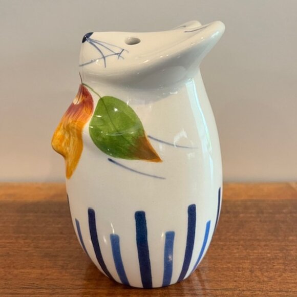Laurie Gates Hand Painted Ceramic Mouse Holding Apple Cheese Shaker - Picture 3 of 8
